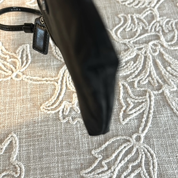 Coach EUC Black Nylon /Patent C Logo Wristlet/Card Holder - Picture 8 of 9